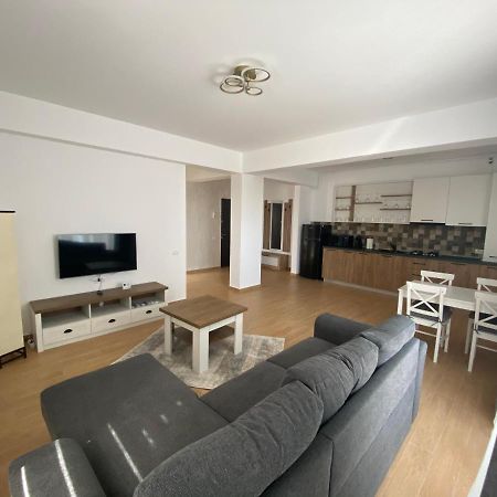 Costin Apartments C&C Residence 2 Năvodari Екстериор снимка