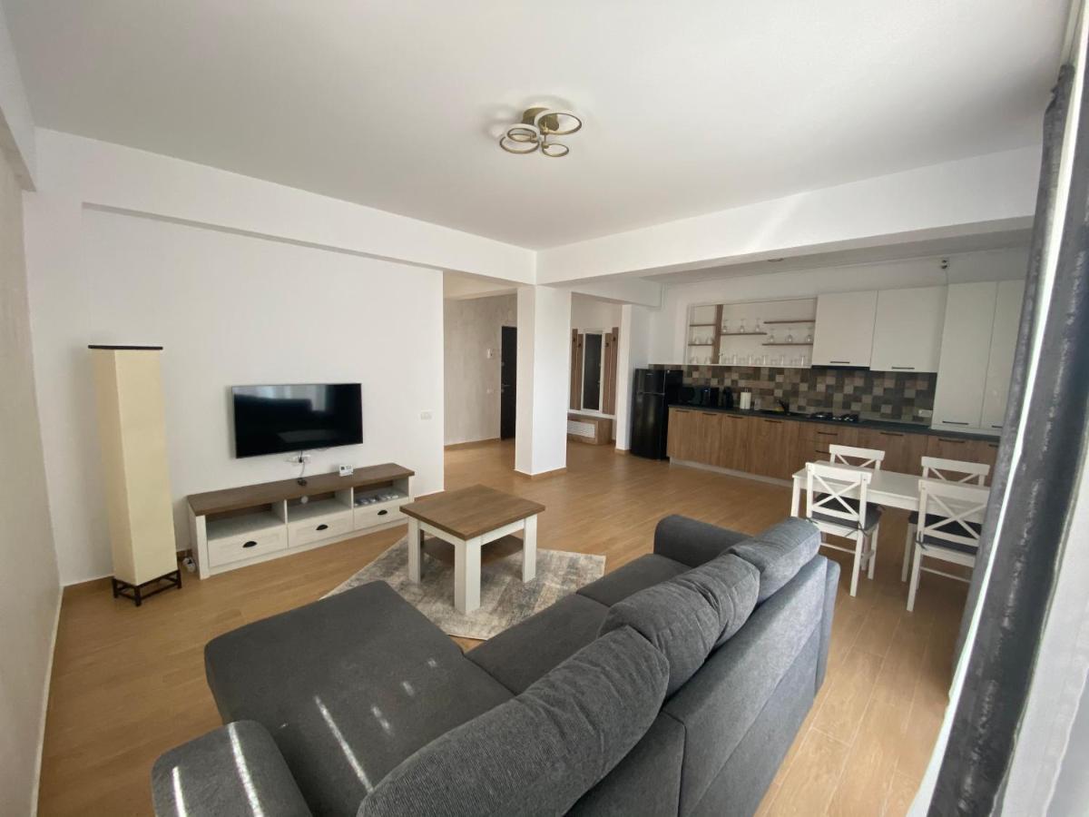 Costin Apartments C&C Residence 2 Năvodari Екстериор снимка