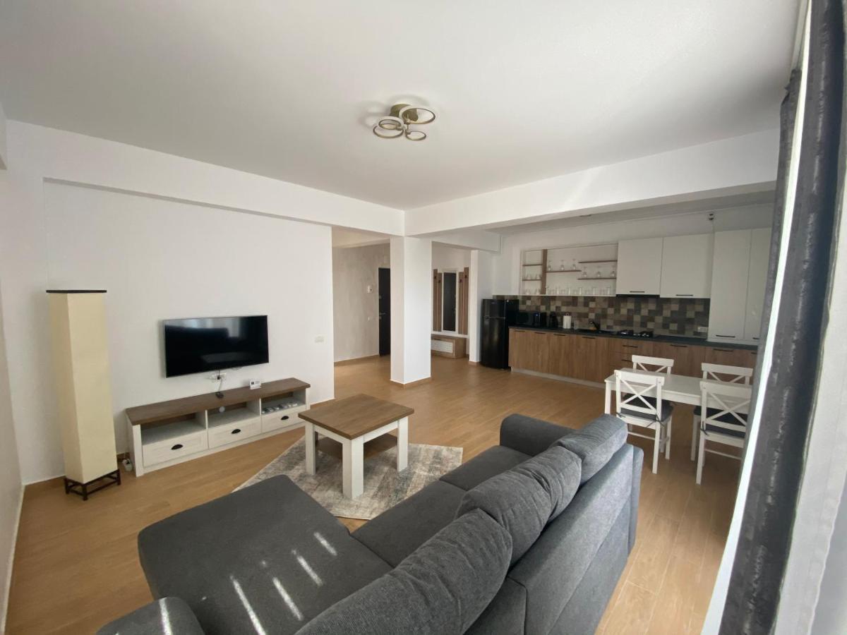 Costin Apartments C&C Residence 2 Năvodari Екстериор снимка